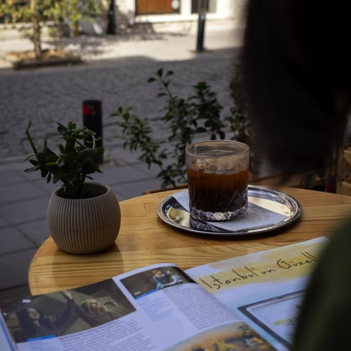 BASE by Fleabag Instagram paylaşımı